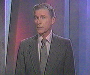 A Tribute to Roddy McDowall - Close Encounters of the Fourth Kind (kind042.jpg)