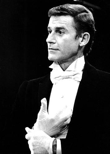 A Tribute to Roddy McDowall - Charley's Aunt (charley8.jpg)