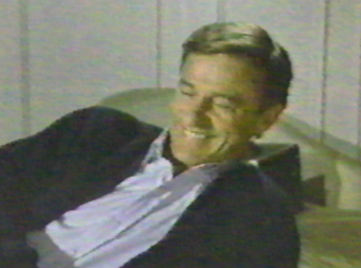 A Tribute to Roddy McDowall - Hotel (relax02.jpg)