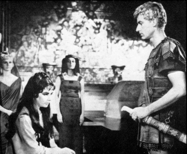 A Tribute to Roddy McDowall - Cleopatra (octavian06.jpg)