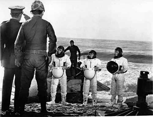 A Tribute to Roddy McDowall - Escape from the Planet of the Apes (escape01.jpg)