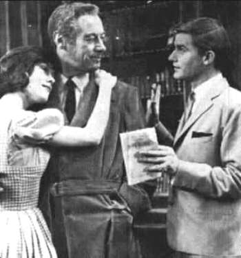 A Tribute to Roddy McDowall - The Fighting Cock (fight2.jpg)