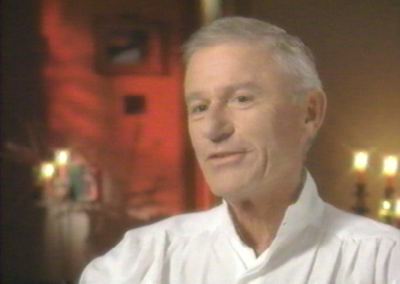 A Tribute to Roddy McDowall - A&E Vincent Price (price026.jpg)