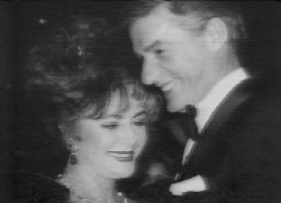 A Tribute to Roddy McDowall - In Between (LIZ02.jpg)